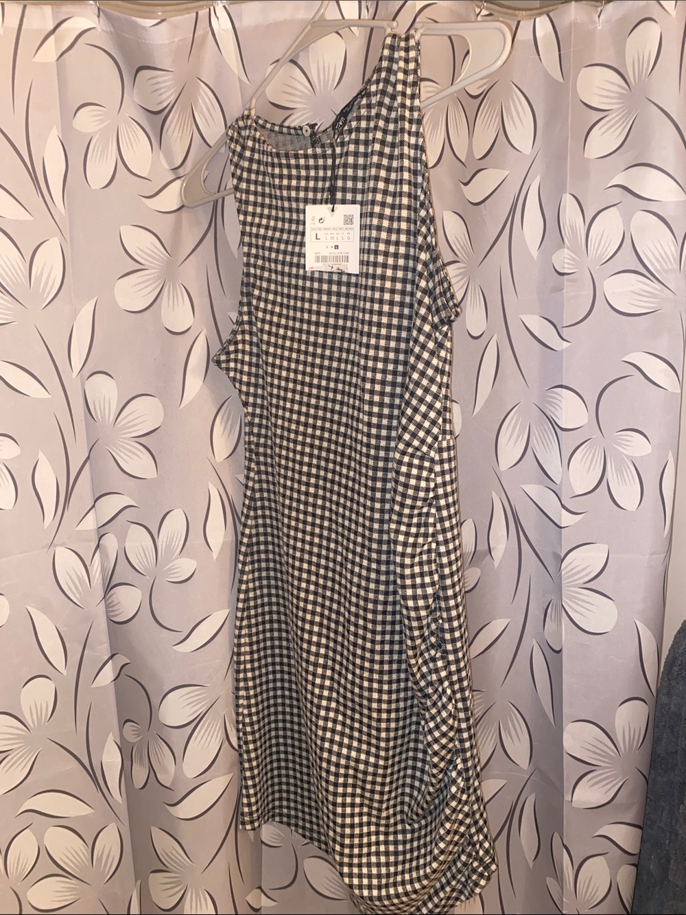 Zara black and white houndstooth dress (NWT ) Large (read imperfection .)